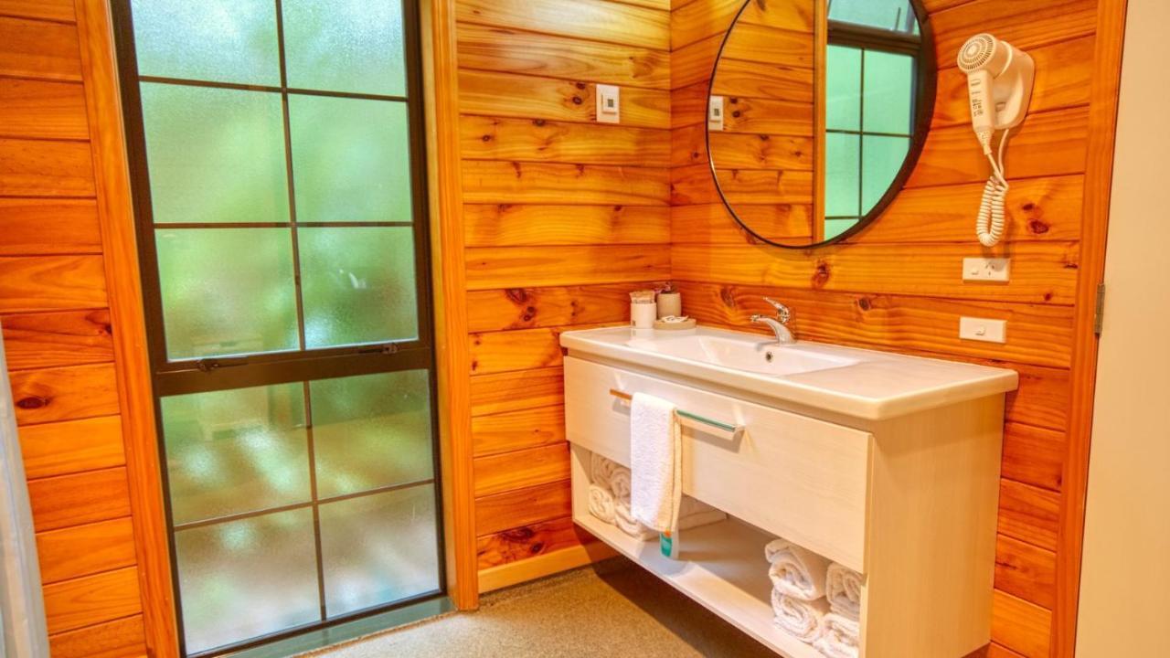 Paparoa Beach Hideaway With Hot Tub باريتاون المظهر الخارجي الصورة