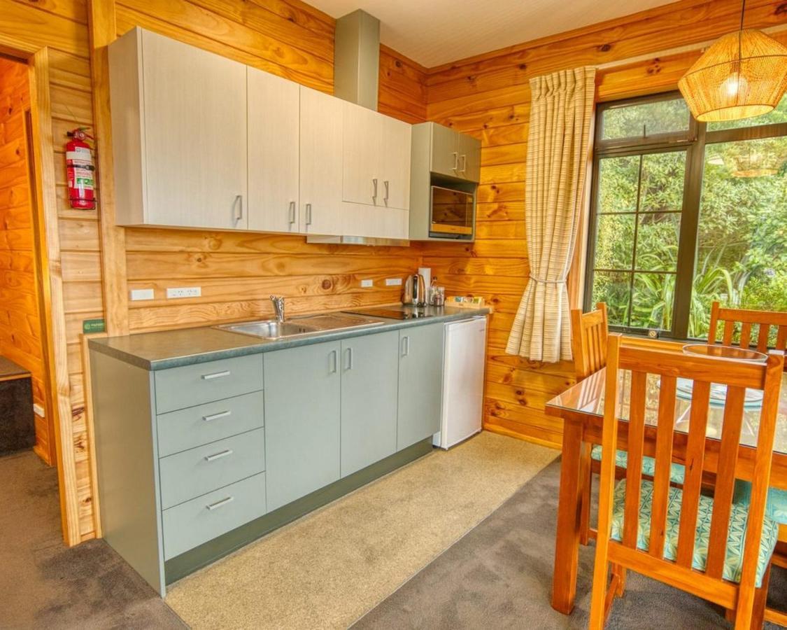 Paparoa Beach Hideaway With Hot Tub باريتاون المظهر الخارجي الصورة